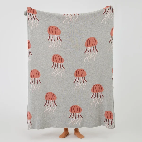 REGINA Kawaii Jellyfish Pattern Blanket Delicate Texture Decorative Cotton Knitted Blankets Cute Car Picnic Outdoor Bed 4 Step into playful enchantment with Kawaii Jellyfish Pattern Cotton Knitted Blanket. Featuring a charming jellyfish design and made from high-quality cotton.