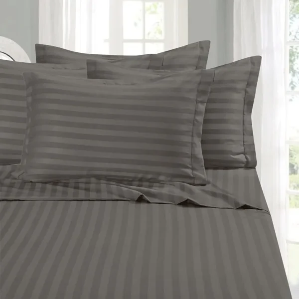 2 3pcs Fashion Luxury Comforter Pillowcases Set Grey Stain Stripe Quilted All Seasons Bedding Soft Warm 3 Upgrade your bedding with our Fashion Luxury Comforter Set in Grey Stripe Quilted design. Perfect for all seasons, this set offers soft warmth and skin-friendly comfort for a restful night's sleep. Elevate your bedding effortlessly.